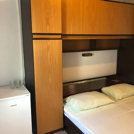 Guest house B3 Baska Voda