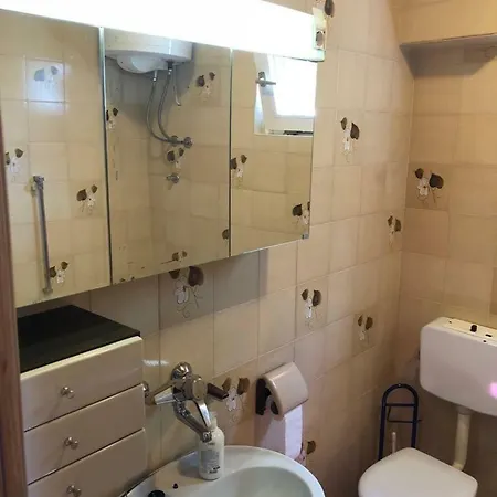 B3 Guest house