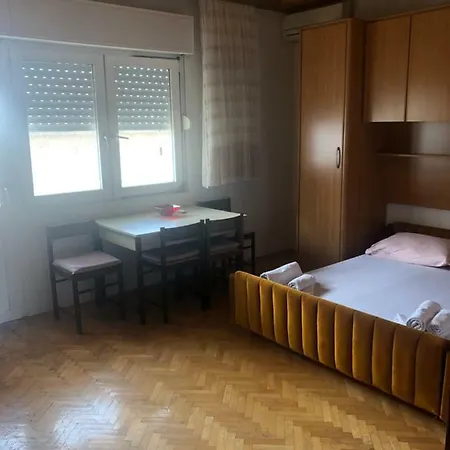 B3